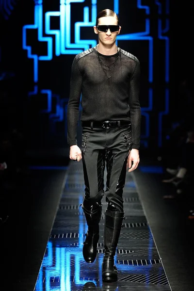 Look 13